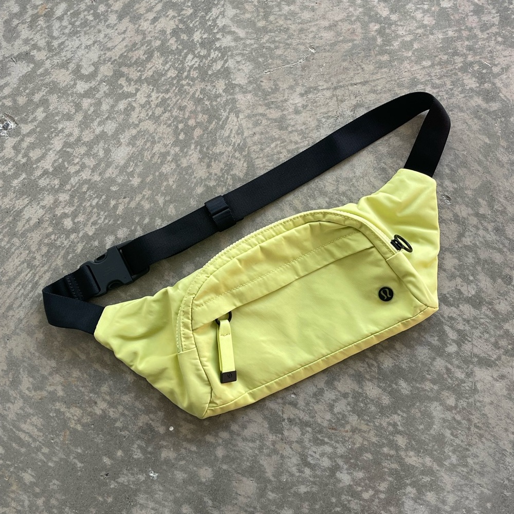 Lululemon Crossbody Bag Fanny Pack Zipper Neon Yellow